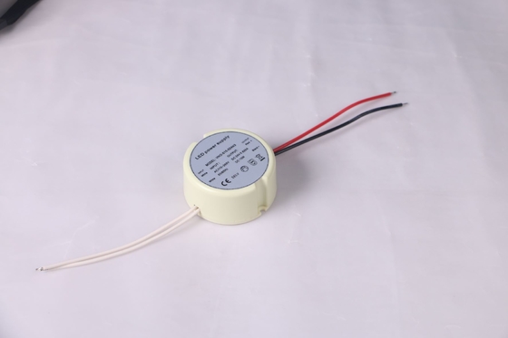 Alimentazione elettrica di plastica rotonda del driver 12V 15W di caso IP20 LED per la luce di striscia