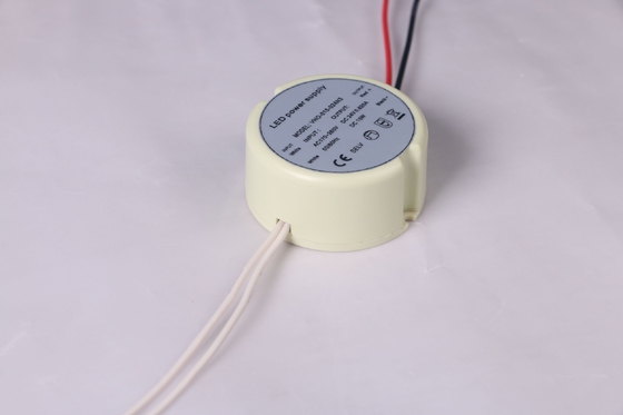 Alimentazione elettrica di plastica rotonda del driver 12V 15W di caso IP20 LED per la luce di striscia