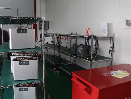Elettricità solare della centrale elettrica portatile LiFePO4 che genera immagazzinamento dell'energia 2000W
