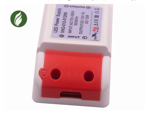 Driver di plastica pratico ultraleggero 12W 12V del LED per i riflettori