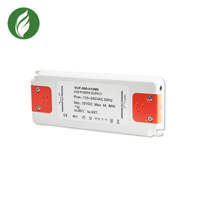 Peso leggero ultra sottile del driver IP20 di contabilità elettromagnetica 12V 5A LED per le lampade fluorescenti